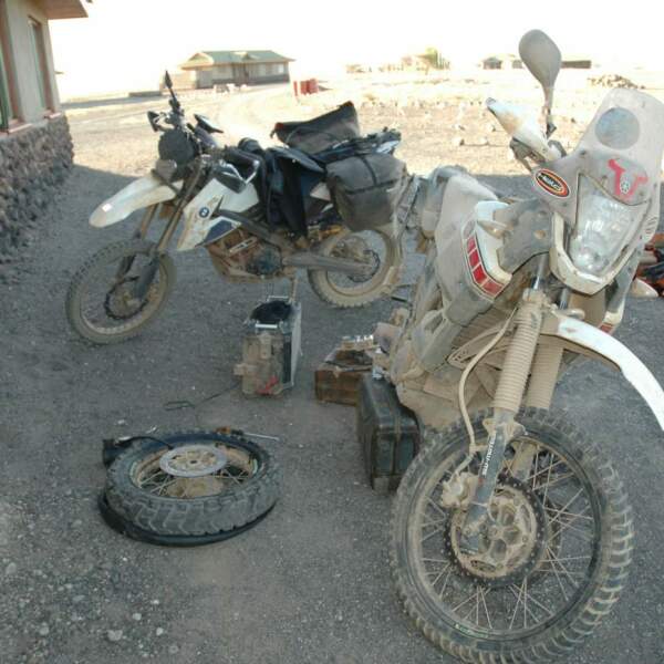 Motorradreisen Afrika Adrenalinschock Zelte Safari